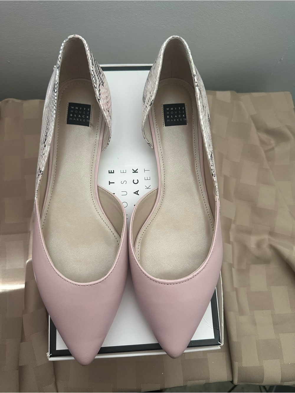 White House Black Market Pink Snakeskin Pointed Toe D’orsay Flats -NIB- Sz10